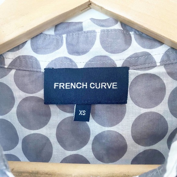 French Curve Gray and White Polka Dot Button Down Collared Shirt XS - Picture 2 of 4